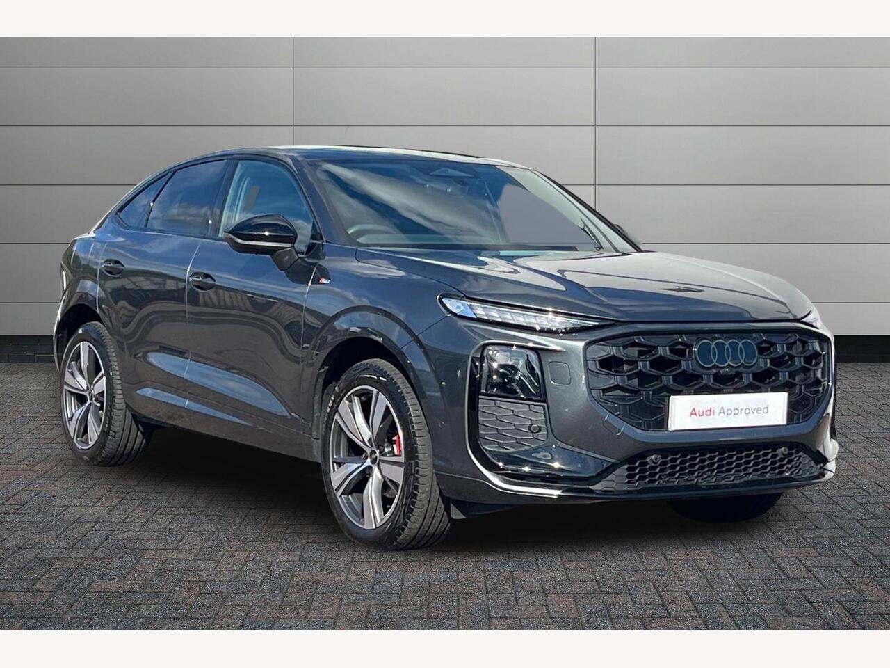Main listing image - Audi Q3