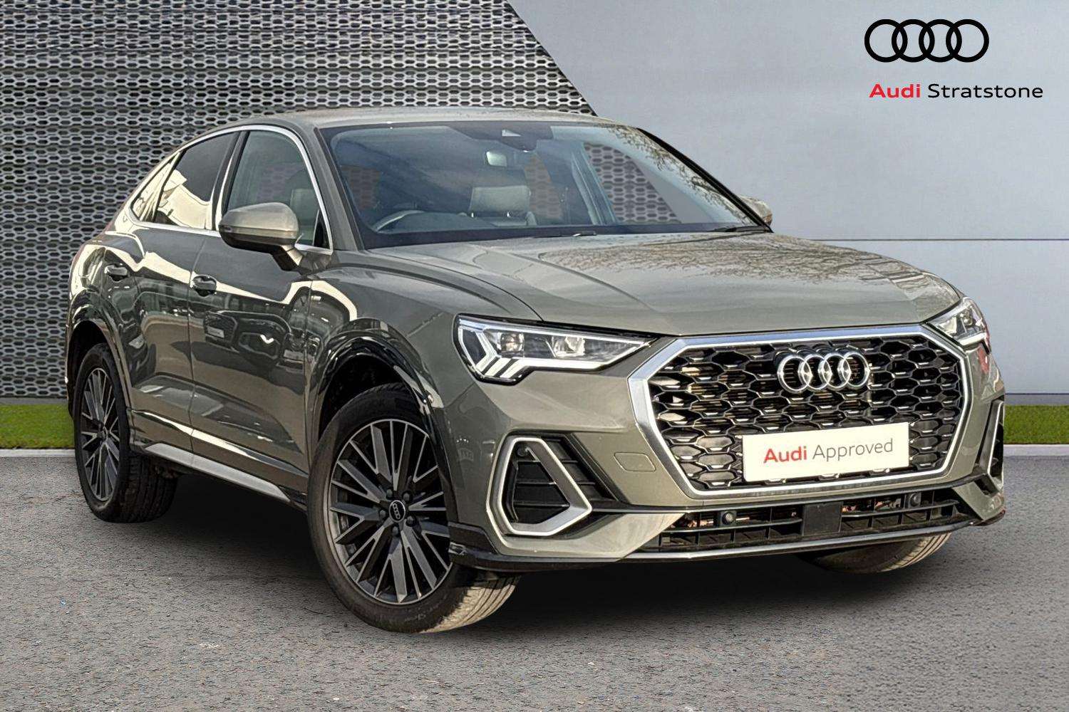 Main listing image - Audi Q3