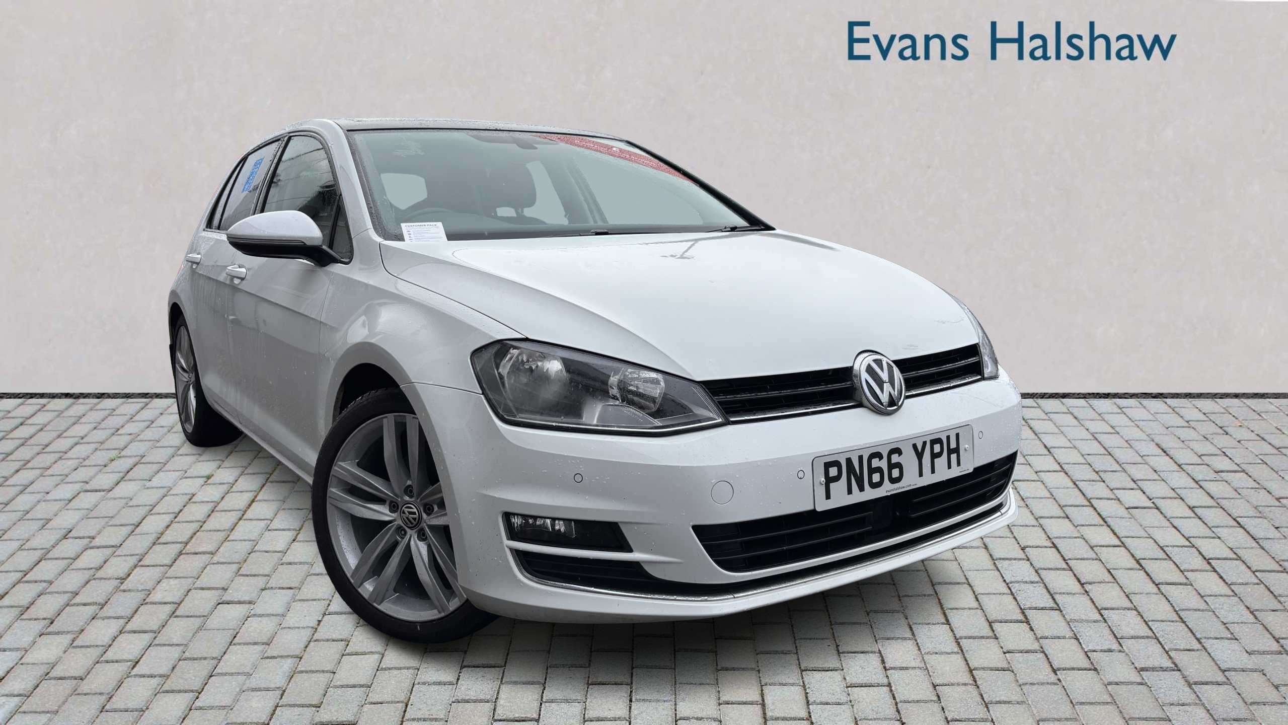 Main listing image - Volkswagen Golf
