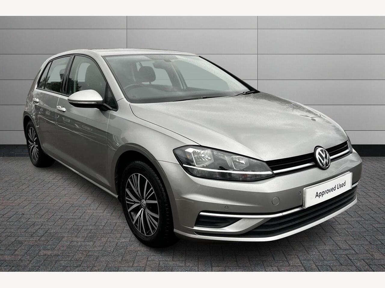 Main listing image - Volkswagen Golf