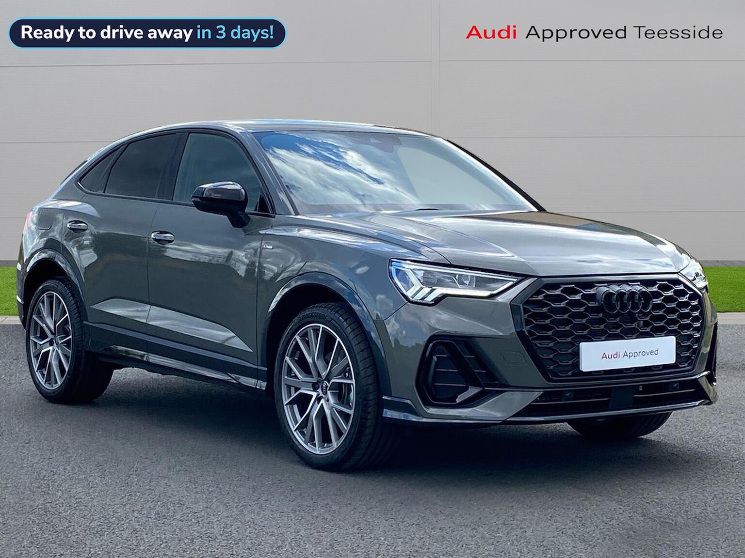 Main listing image - Audi Q3