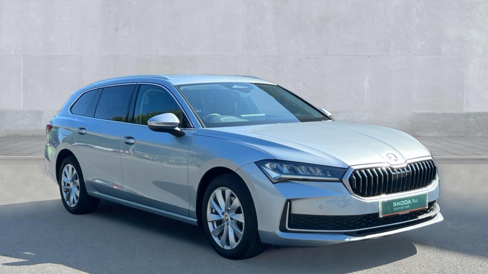 Main listing image - Skoda Superb Estate