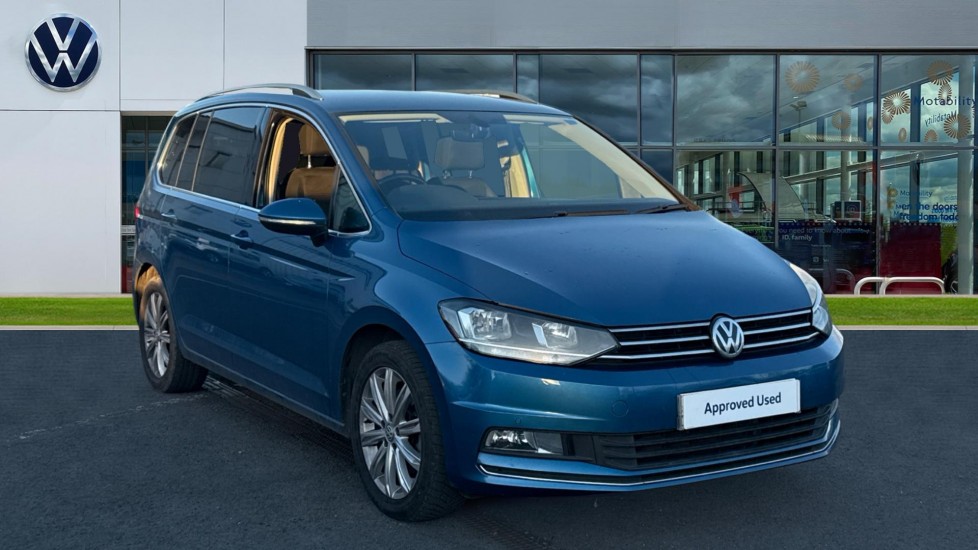 Main listing image - Volkswagen Touran