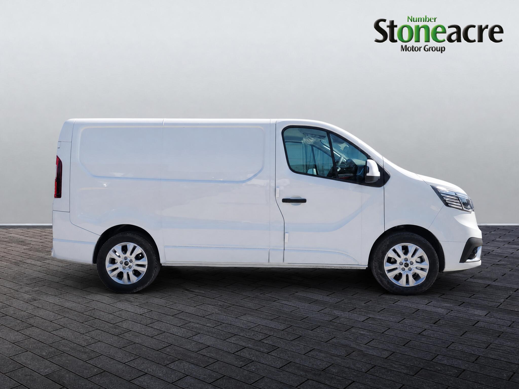 Main listing image - Renault Trafic
