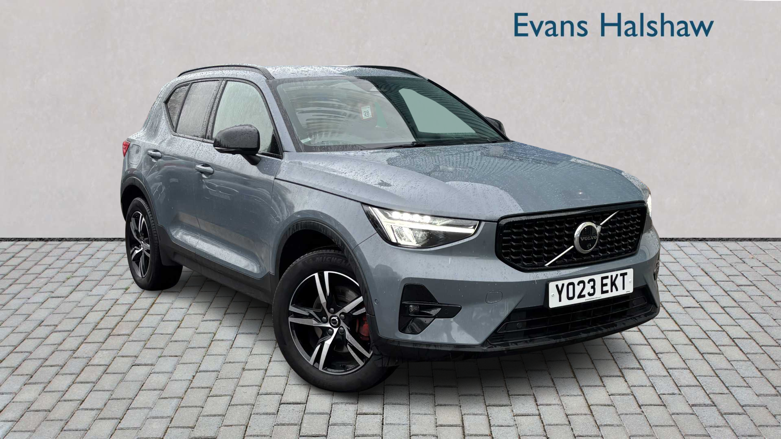 Main listing image - Volvo XC40