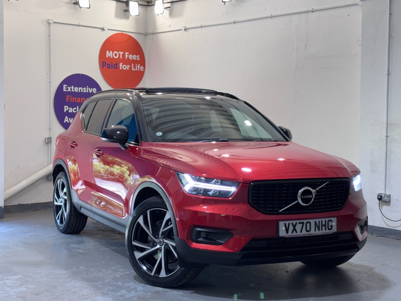 Main listing image - Volvo XC40 Recharge