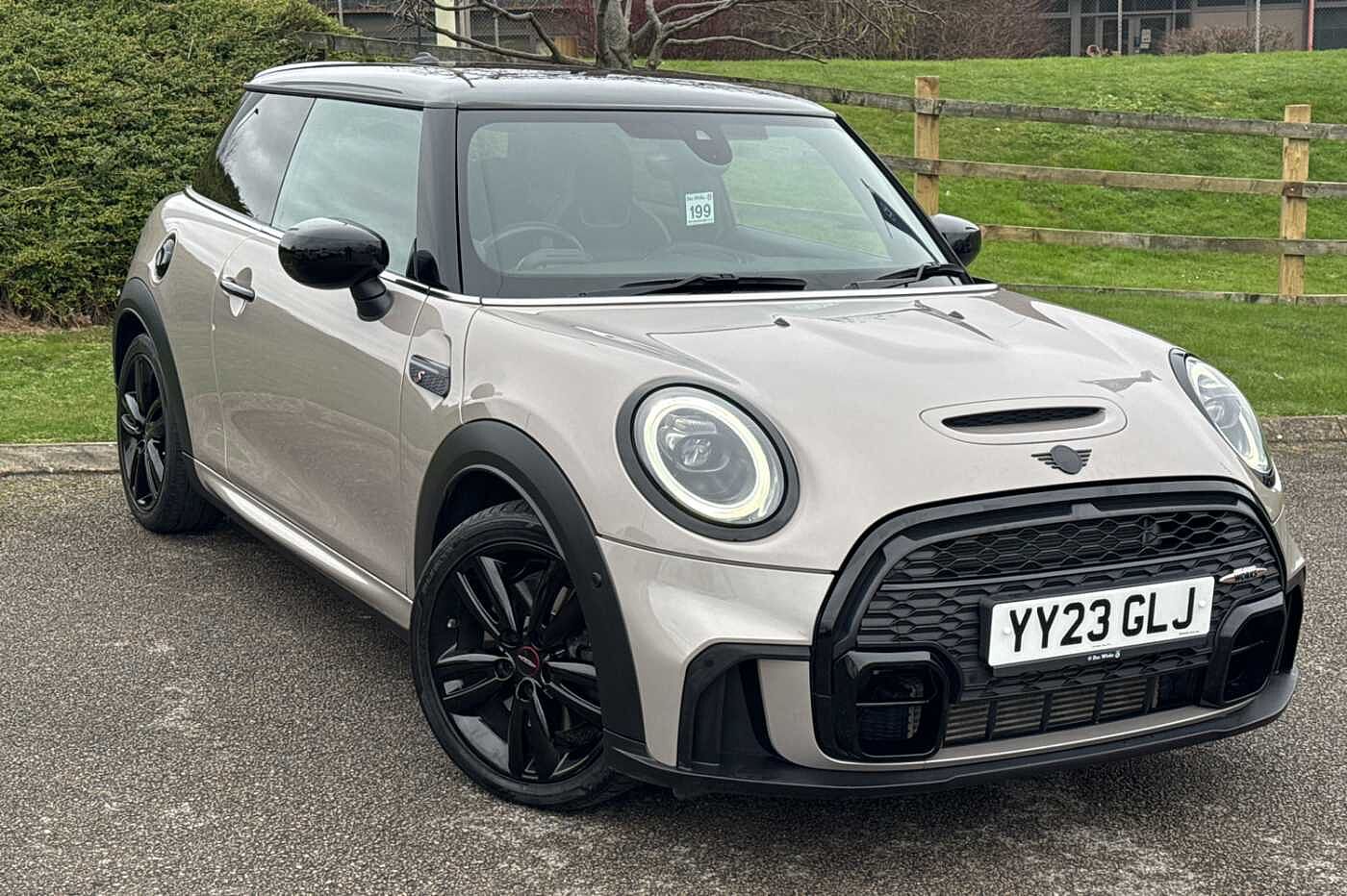 Main listing image - MINI Hatchback
