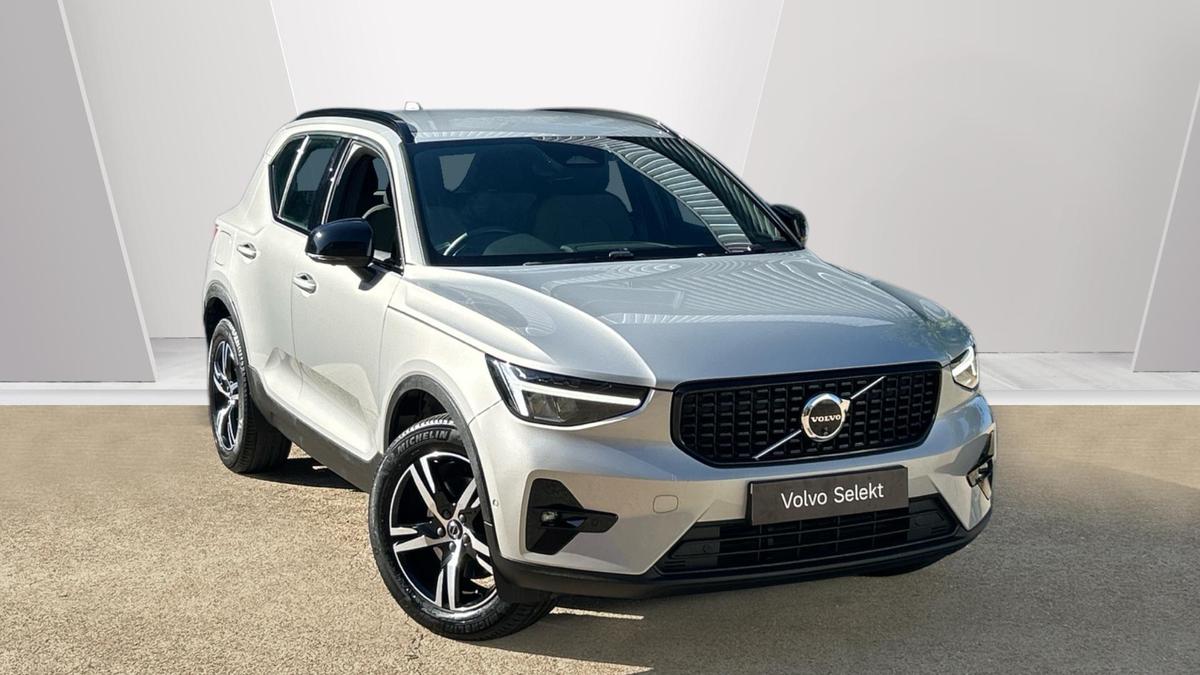 Main listing image - Volvo XC40