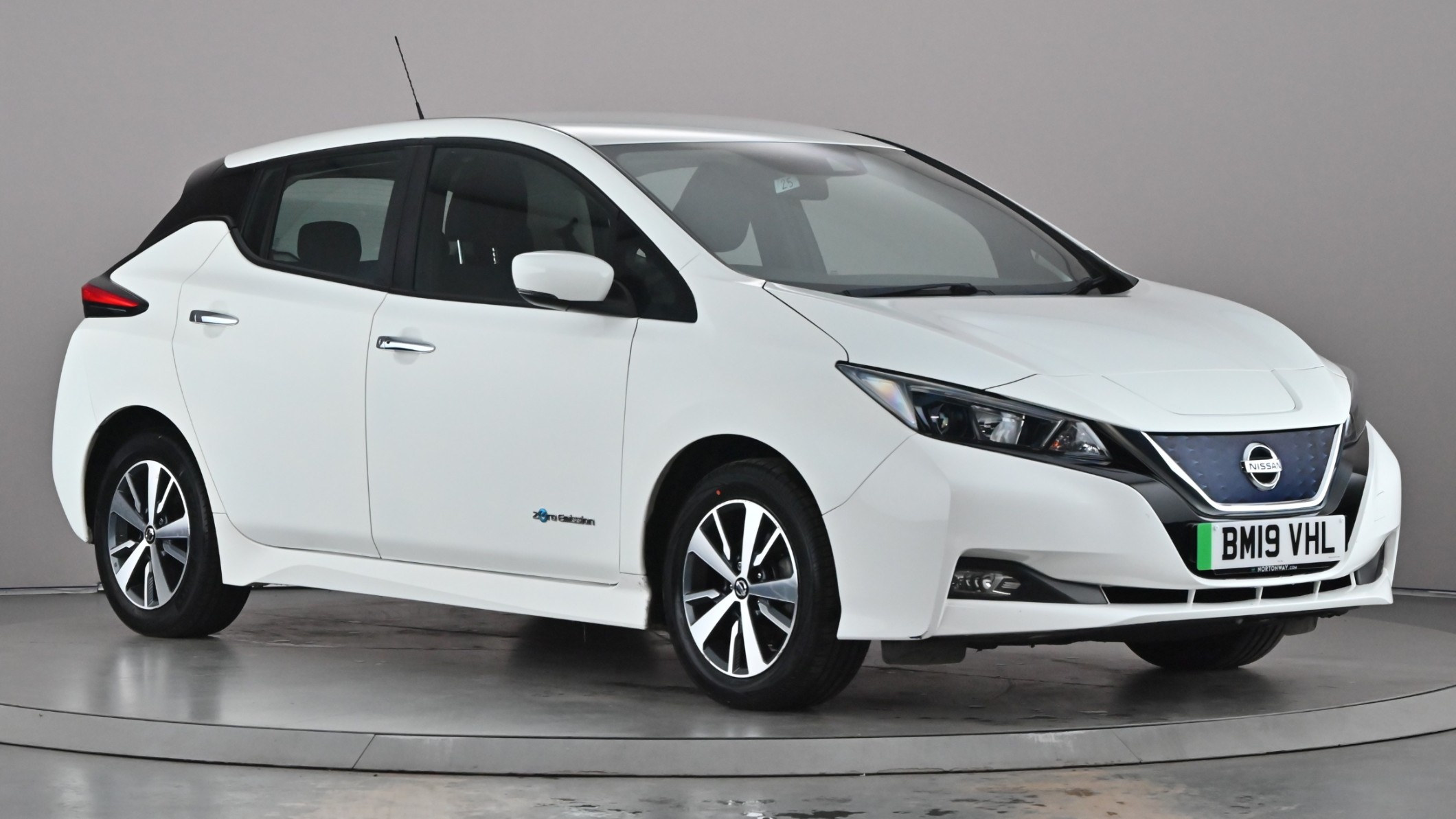 Main listing image - Nissan Leaf