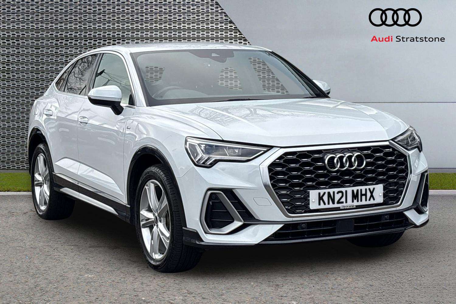 Main listing image - Audi Q3