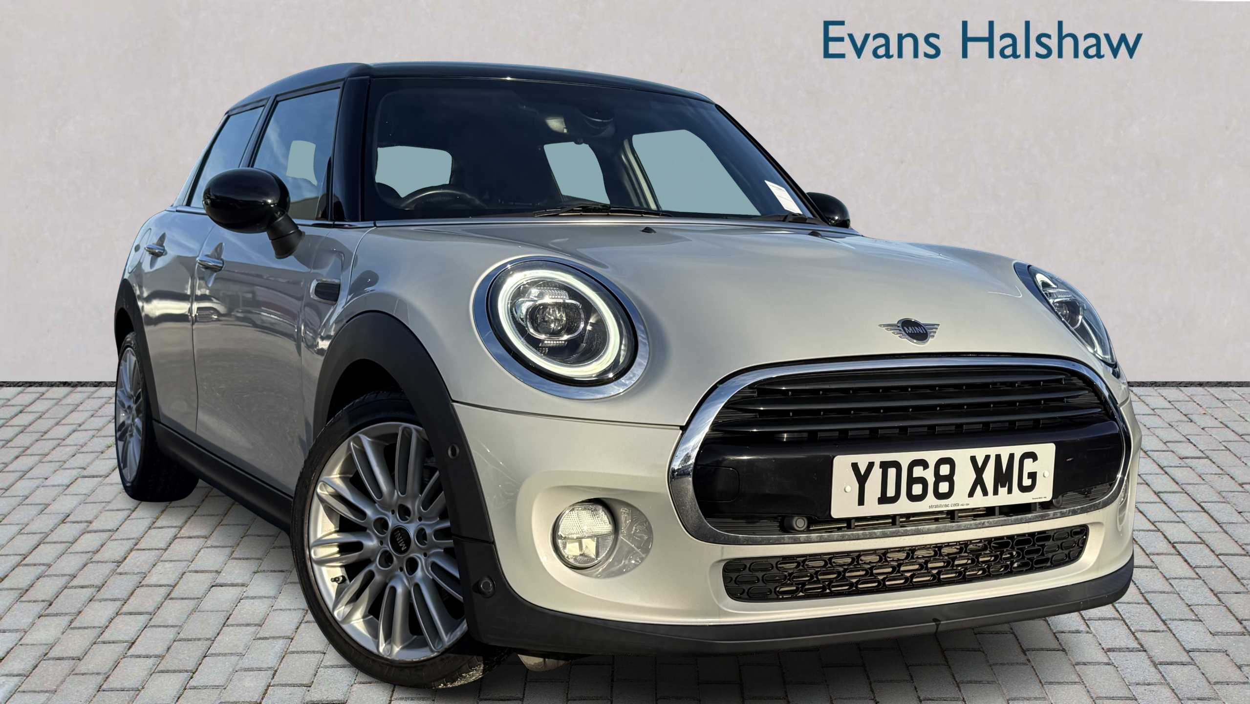 Main listing image - MINI Hatchback 5dr