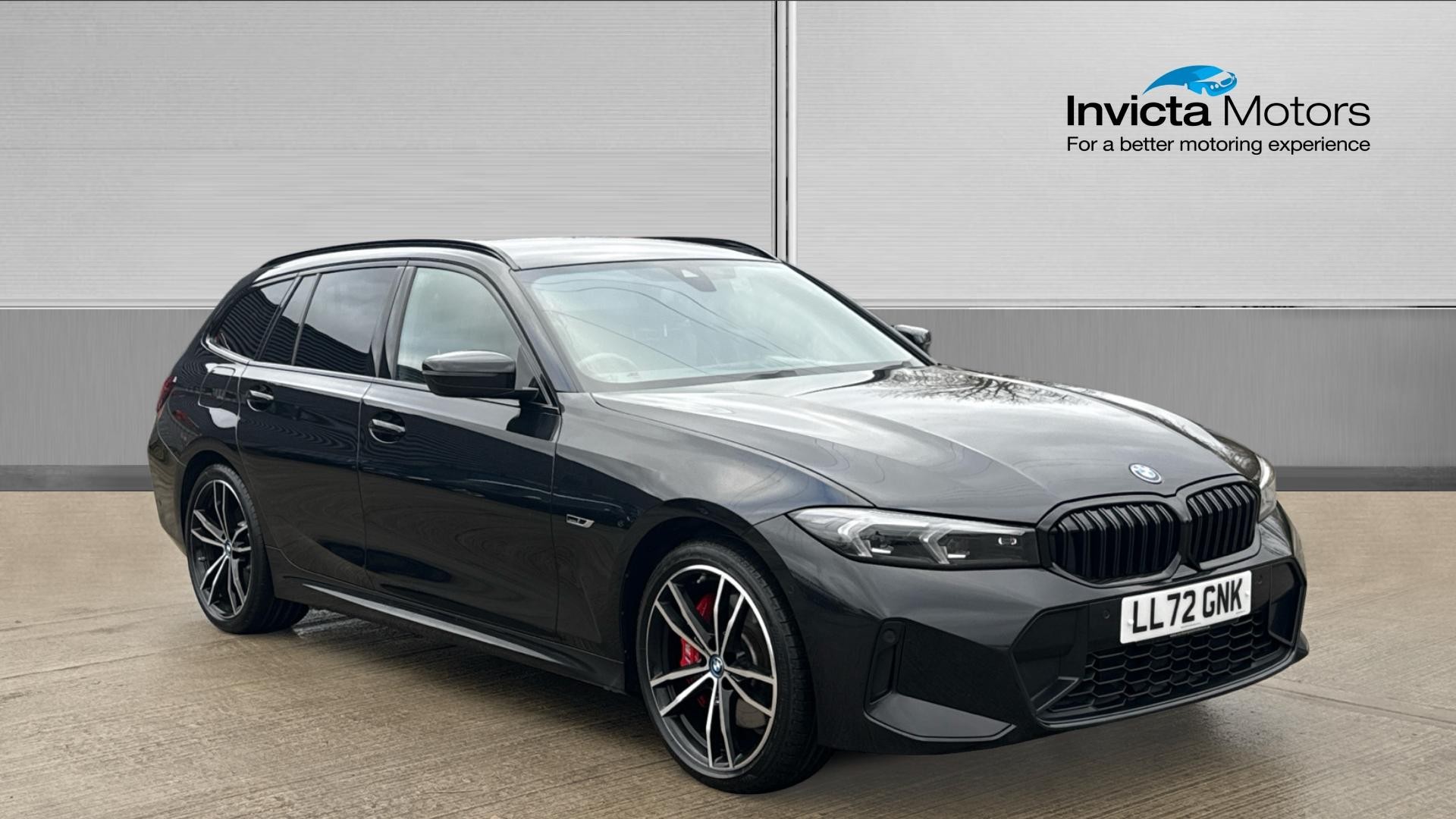 Main listing image - BMW 3 Series Touring