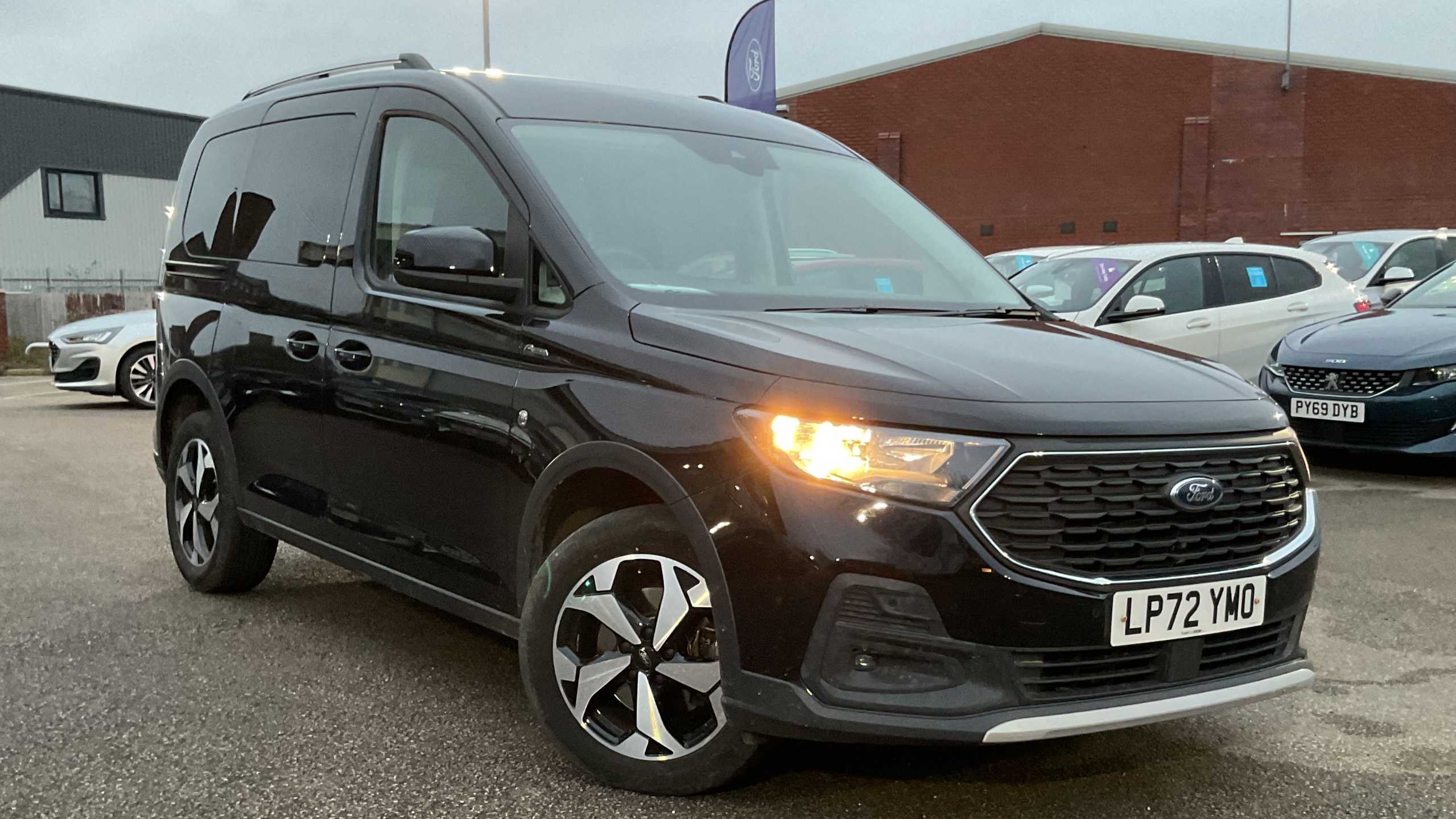 Main listing image - Ford Tourneo Connect