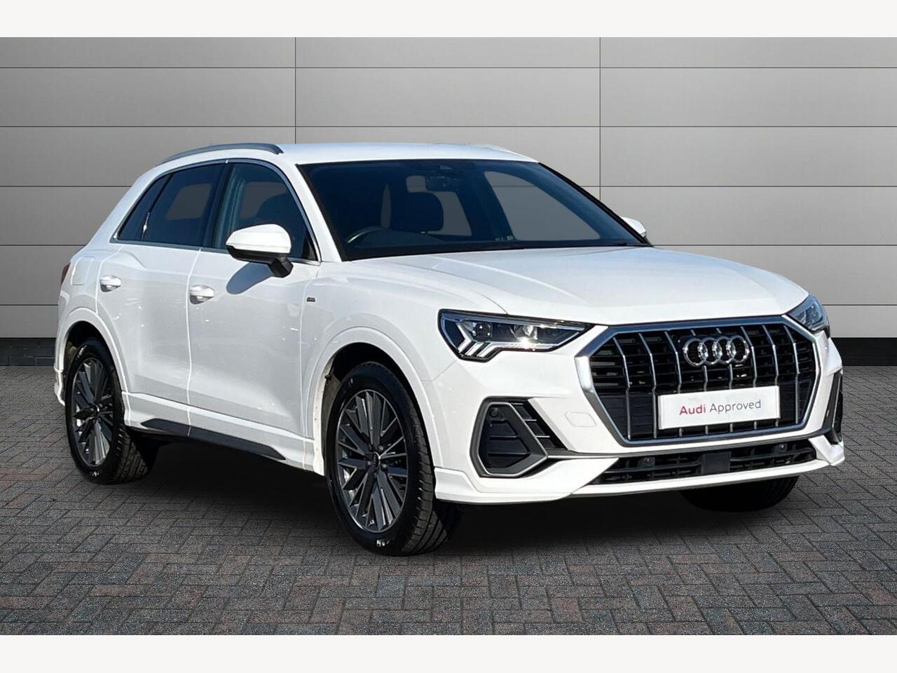 Main listing image - Audi Q3