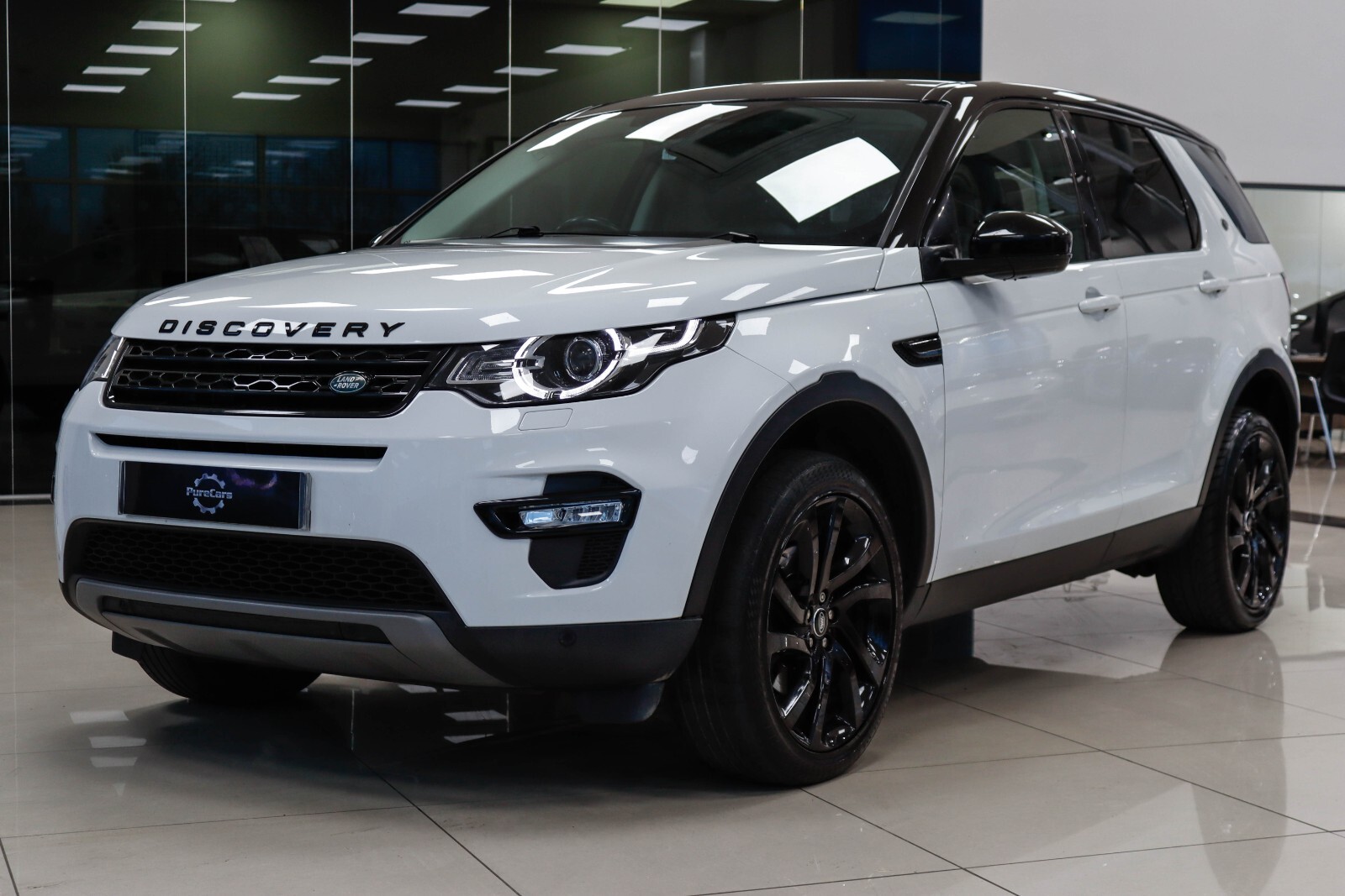 Main listing image - Land Rover Discovery Sport