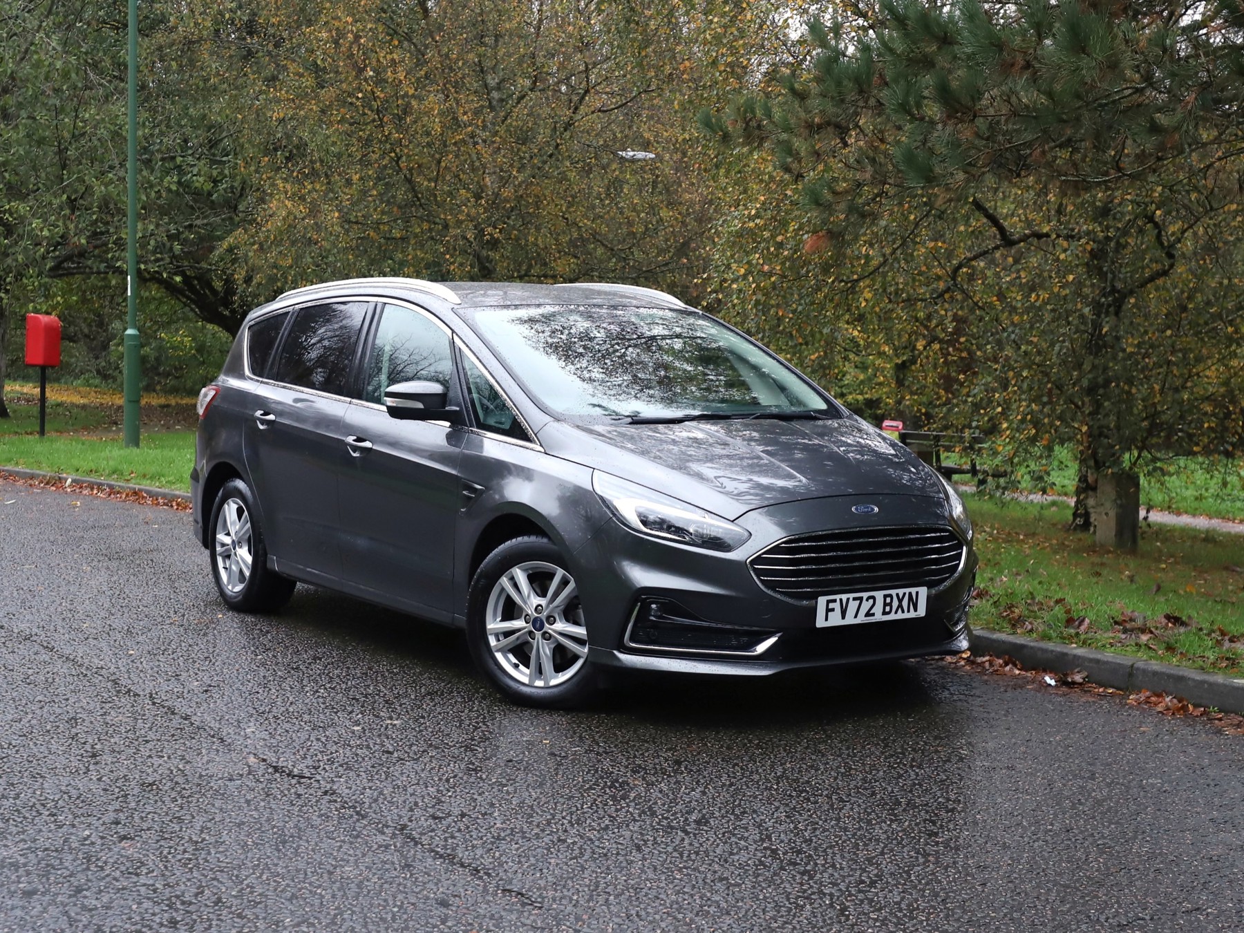 Main listing image - Ford S-MAX