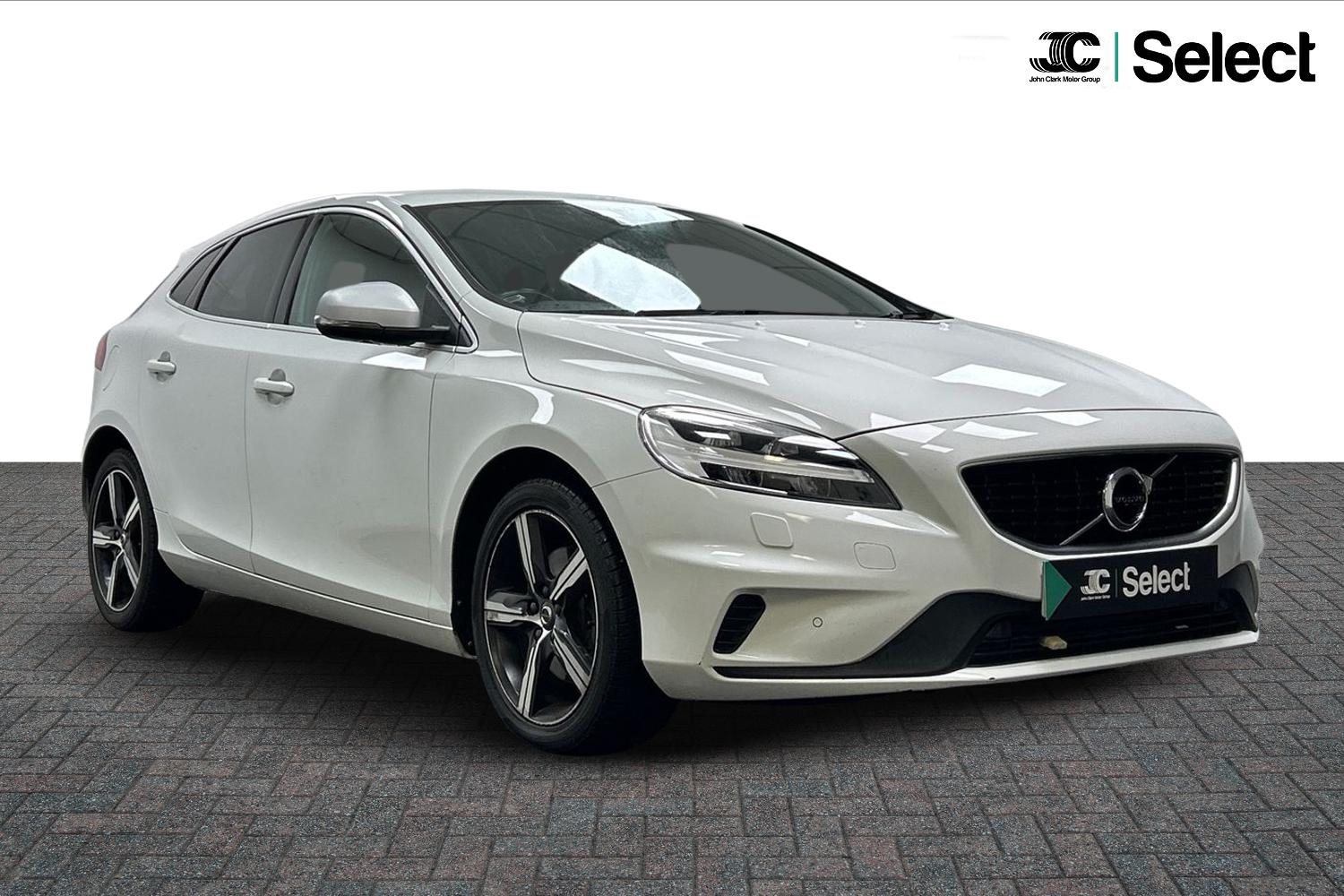 Main listing image - Volvo V40