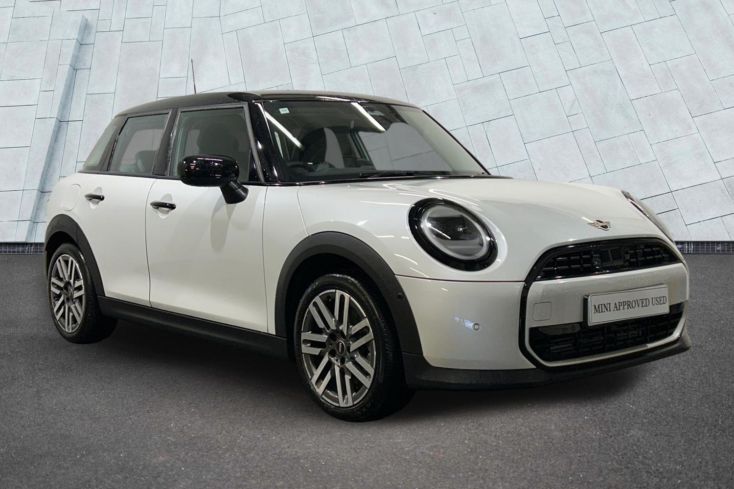 Main listing image - MINI Hatchback 5dr