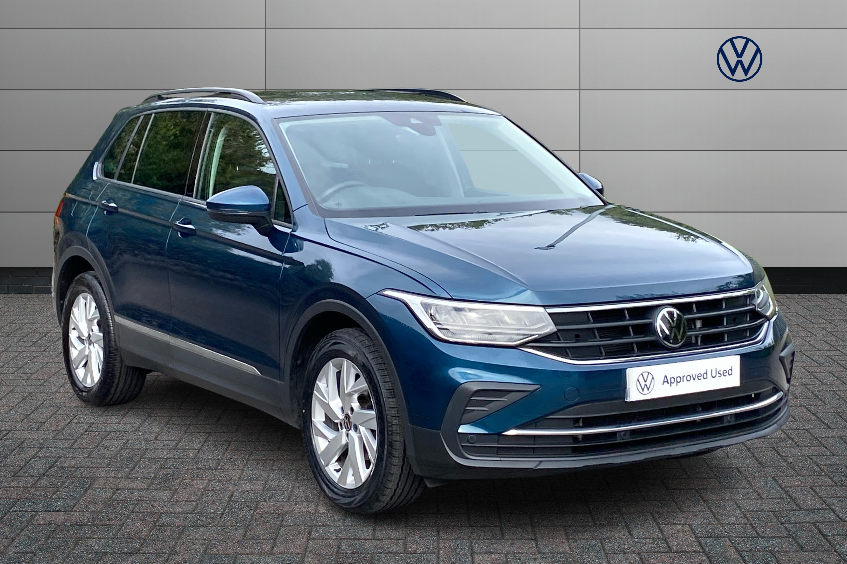 Main listing image - Volkswagen Tiguan