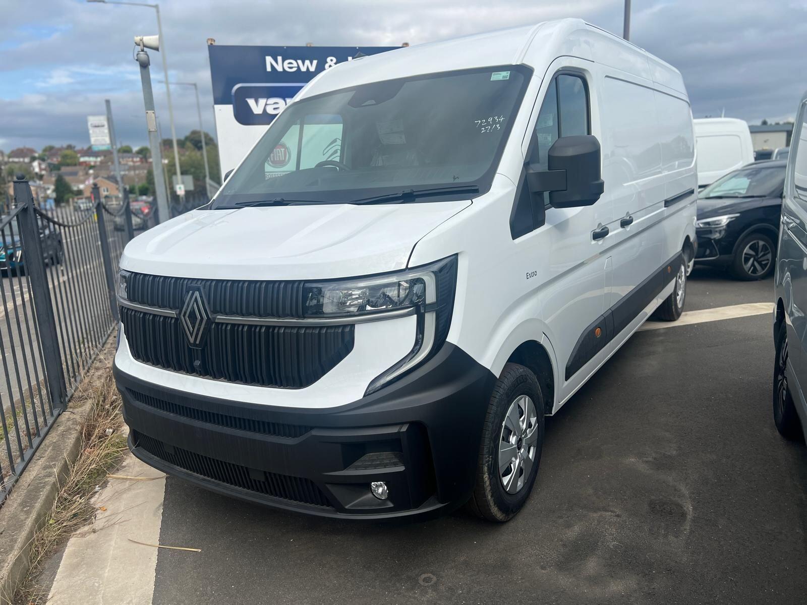 Main listing image - Renault Master