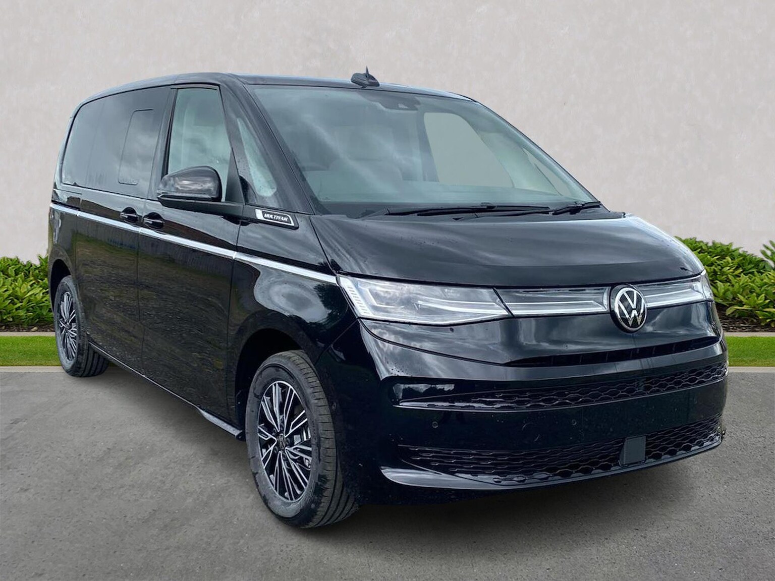 Main listing image - Volkswagen Multivan