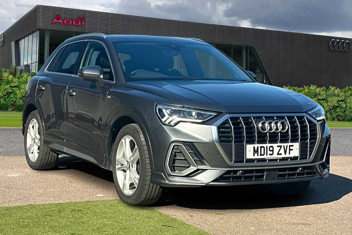 Main listing image - Audi Q3