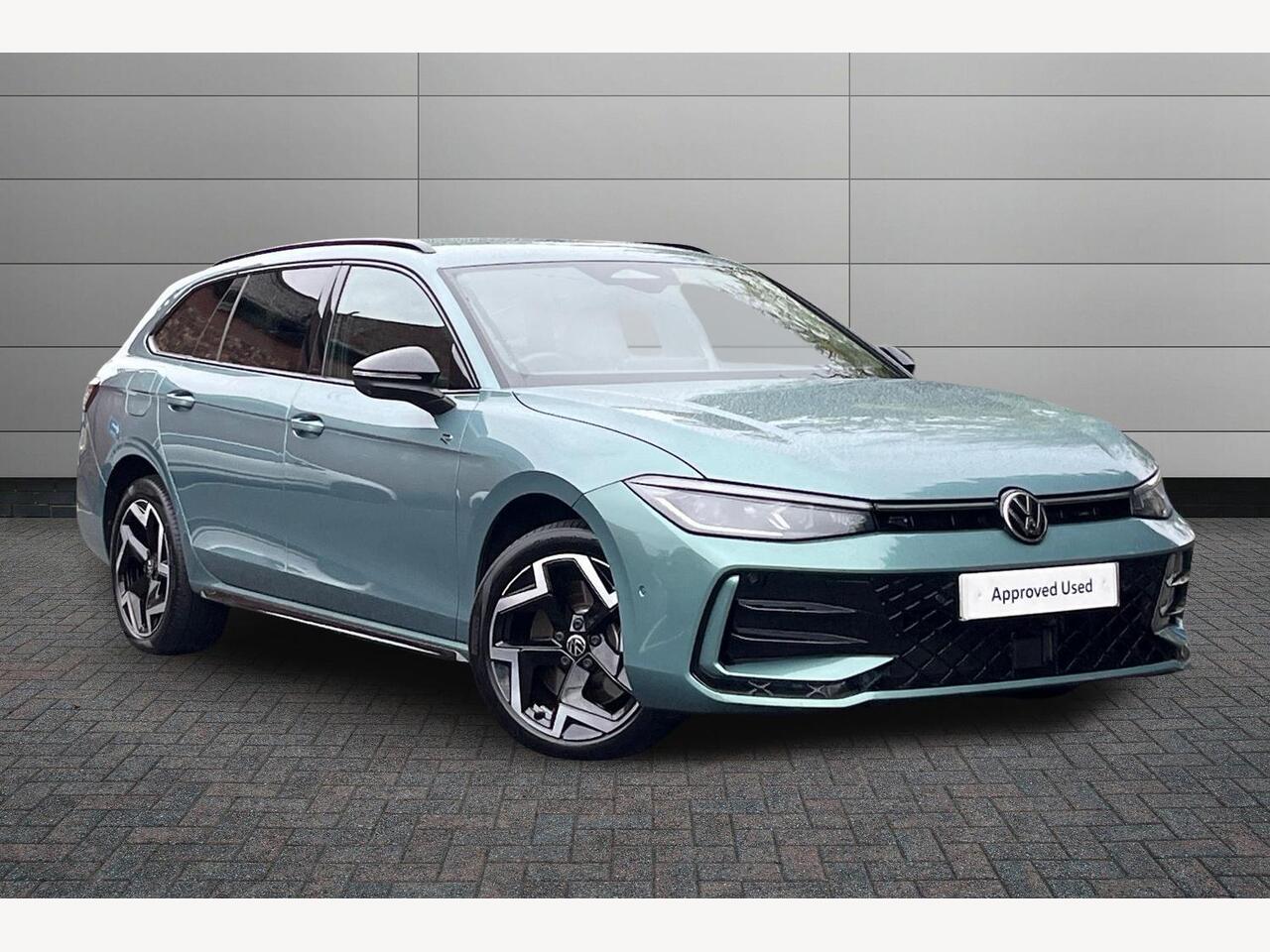 Main listing image - Volkswagen Passat