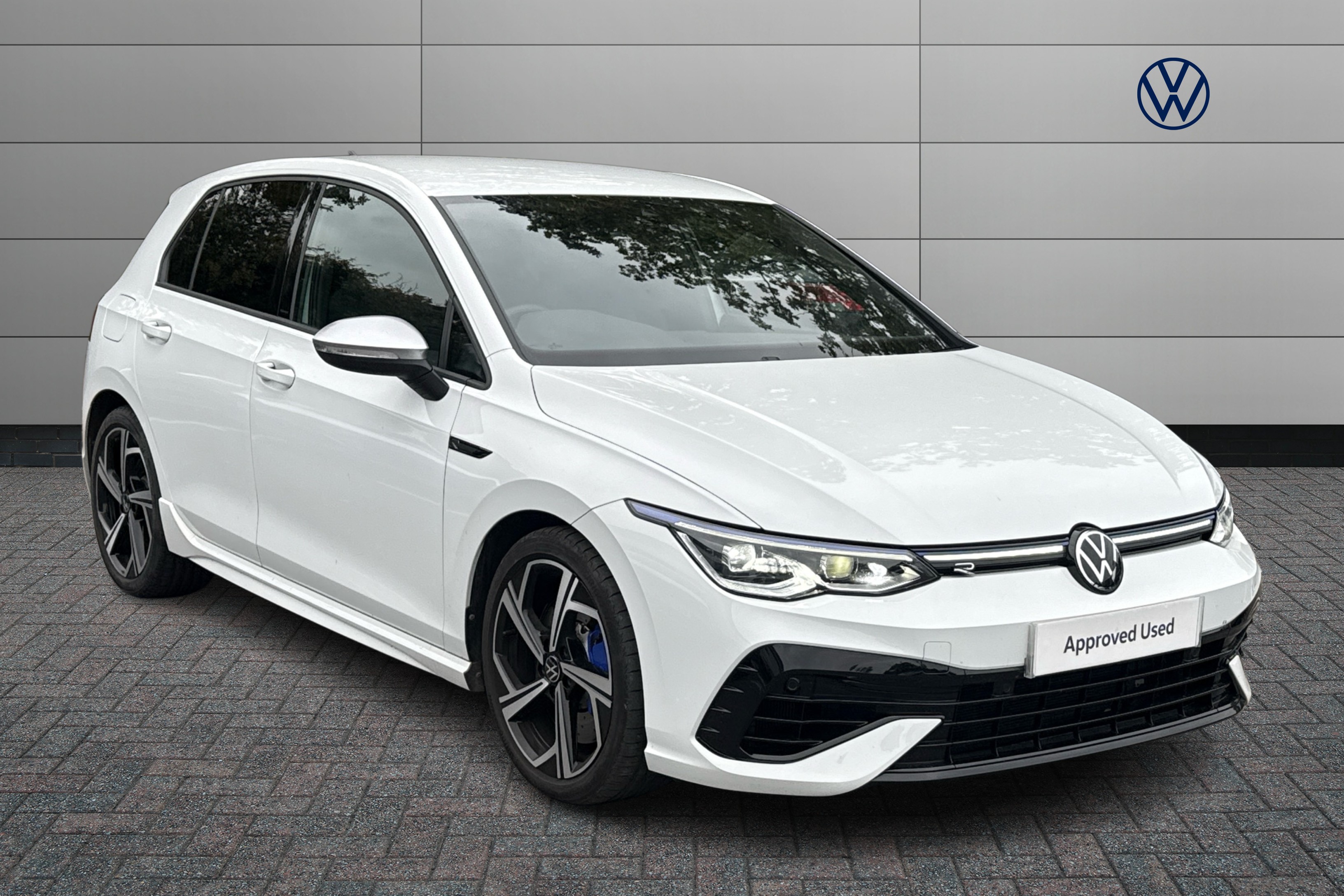 Main listing image - Volkswagen Golf R