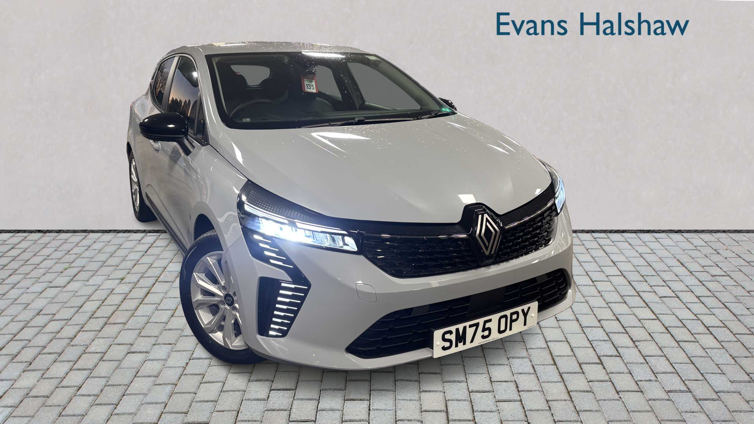 Main listing image - Renault Clio