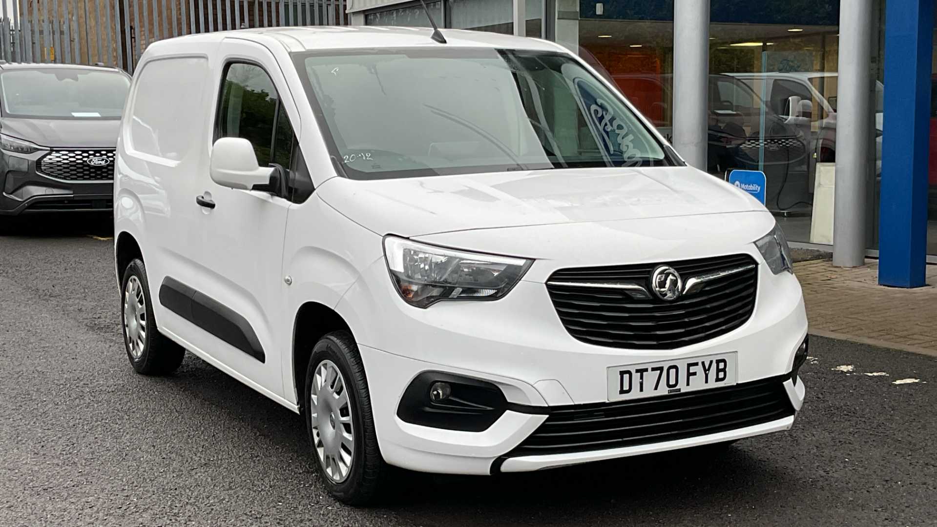 Main listing image - Vauxhall Combo Cargo