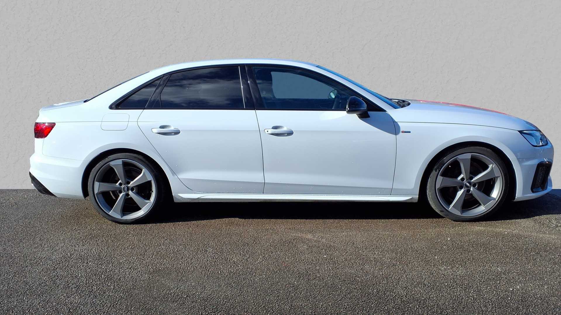 Main listing image - Audi A4