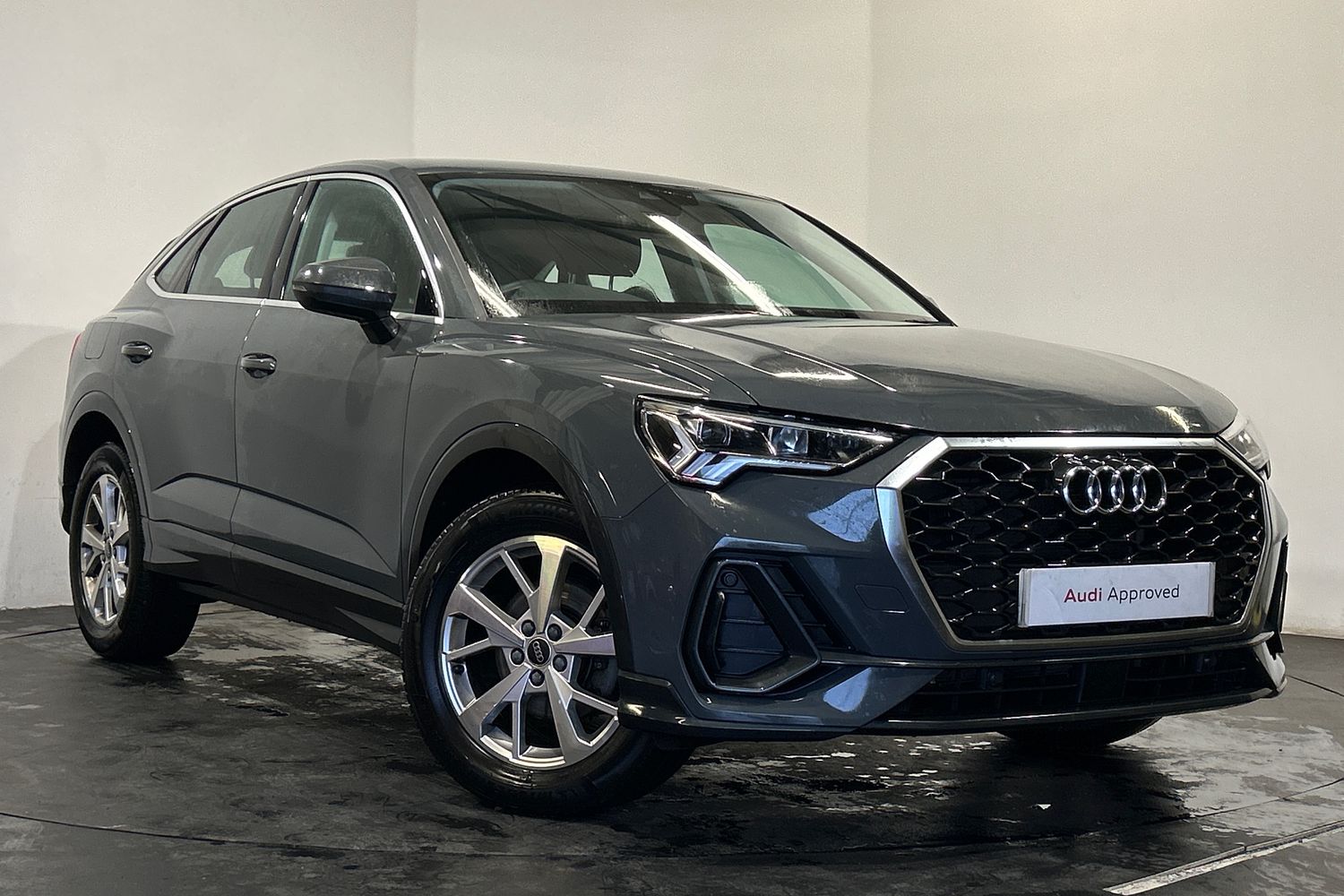 Main listing image - Audi Q3