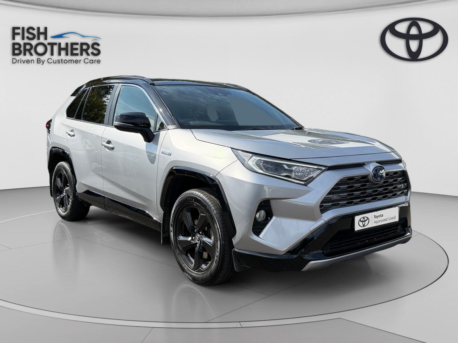 Main listing image - Toyota RAV4