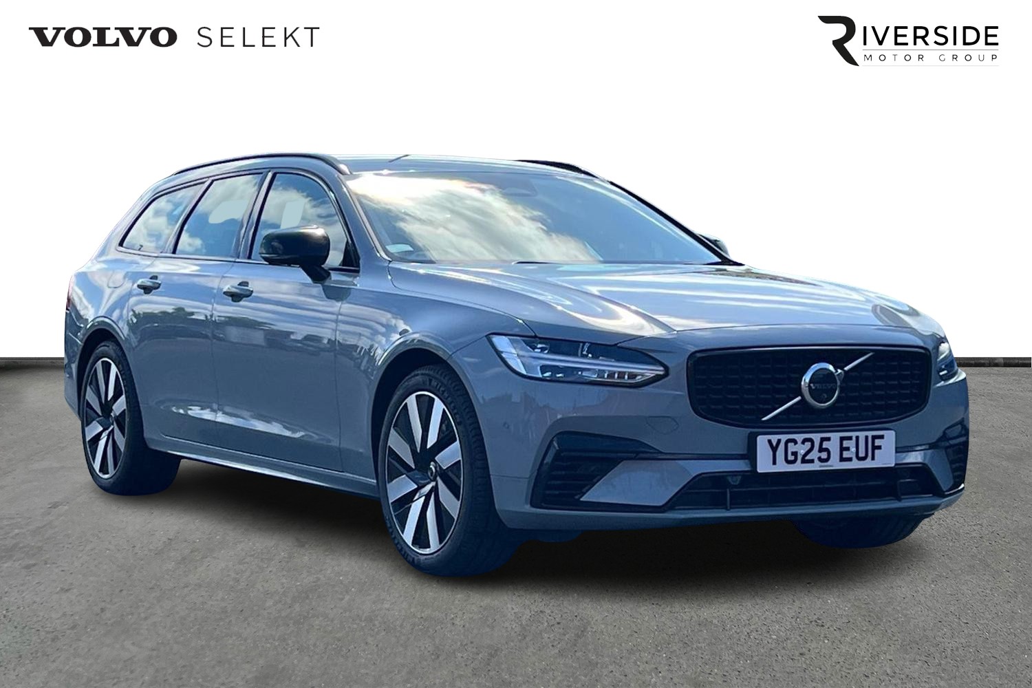 Main listing image - Volvo V90