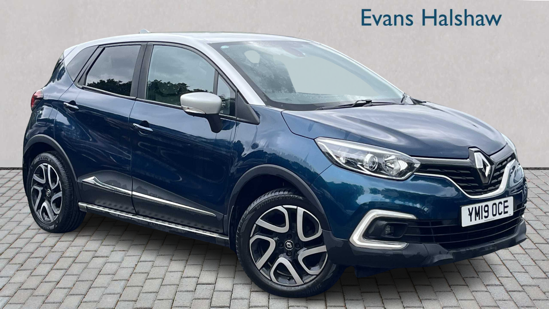 Main listing image - Renault Captur