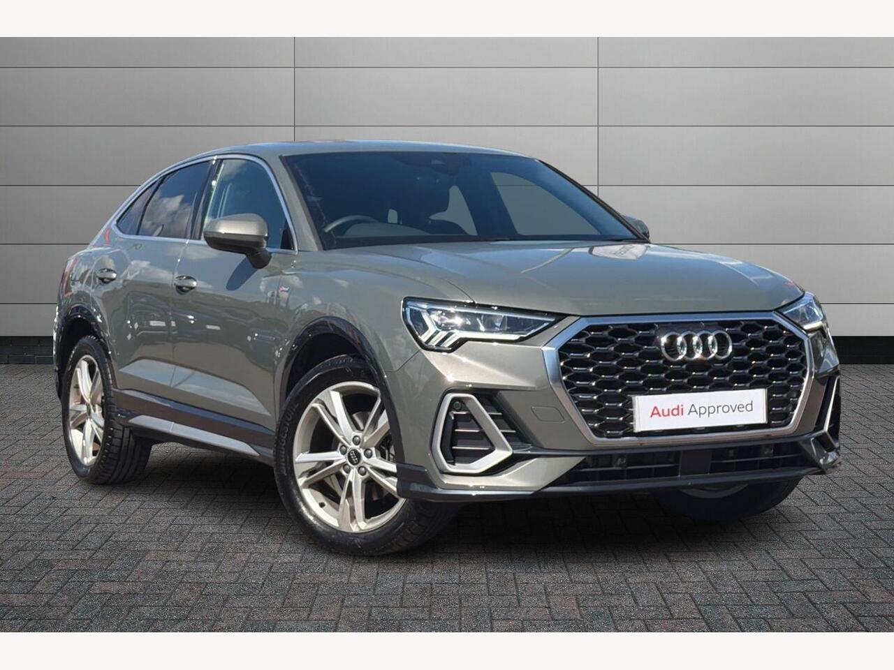 Main listing image - Audi Q3