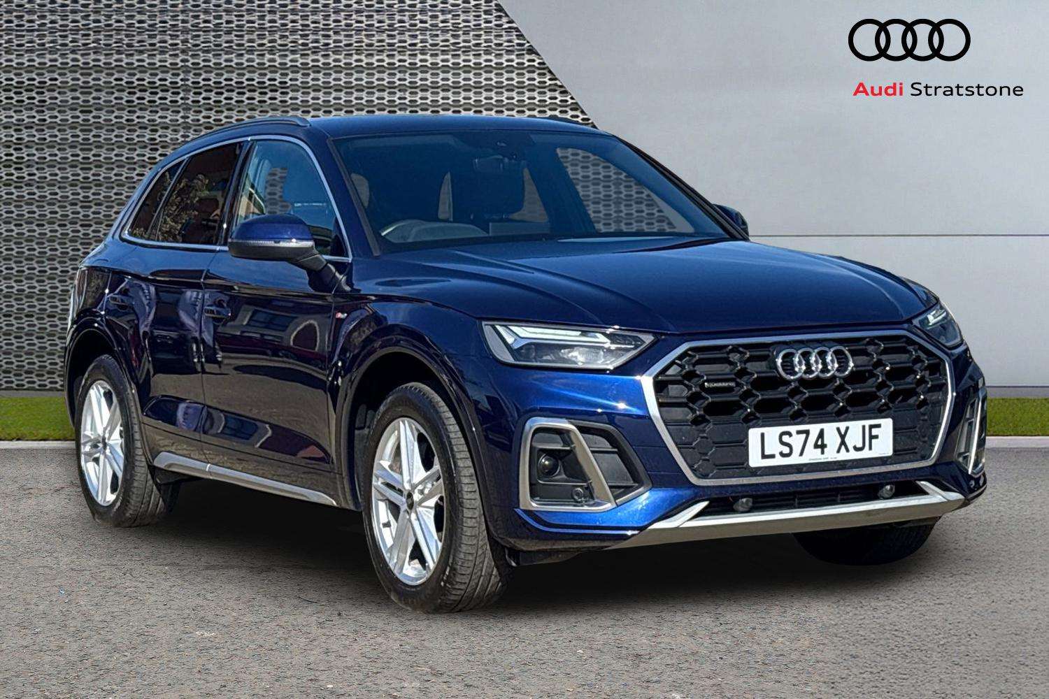 Main listing image - Audi Q5