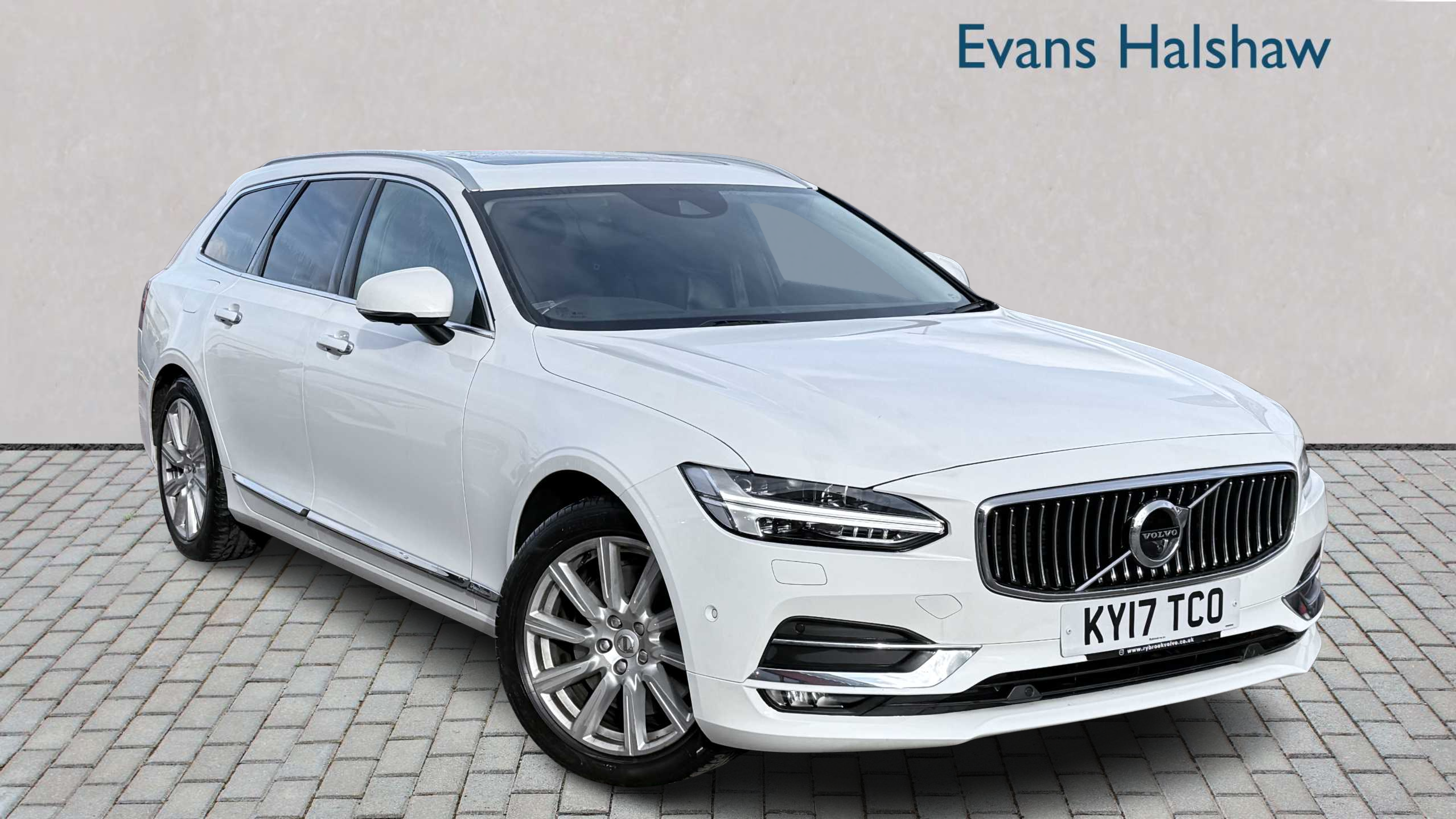 Main listing image - Volvo V90