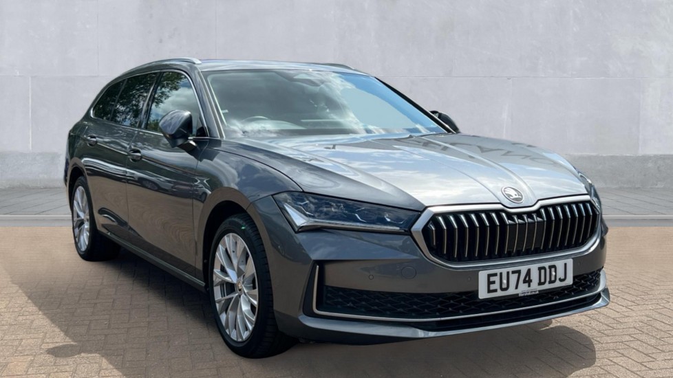 Main listing image - Skoda Superb