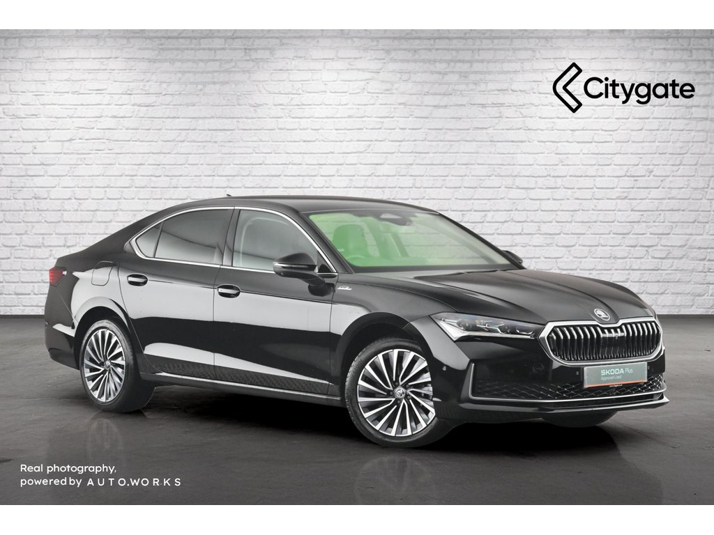 Main listing image - Skoda Superb