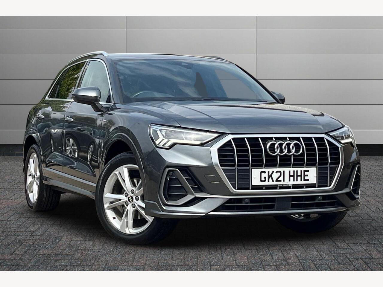 Main listing image - Audi Q3