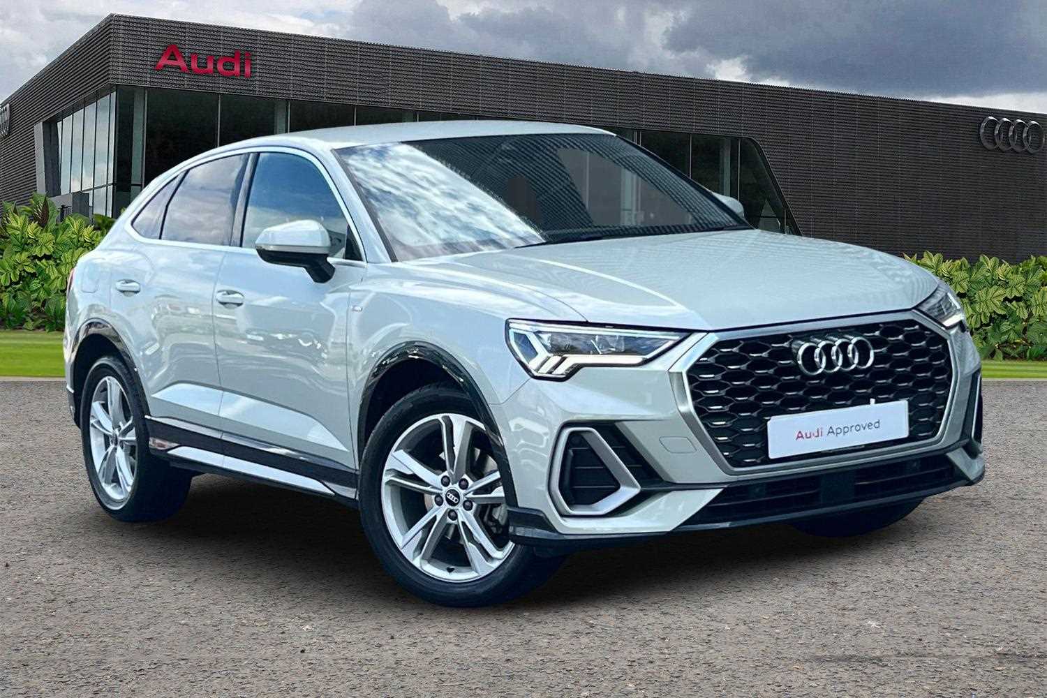 Main listing image - Audi Q3