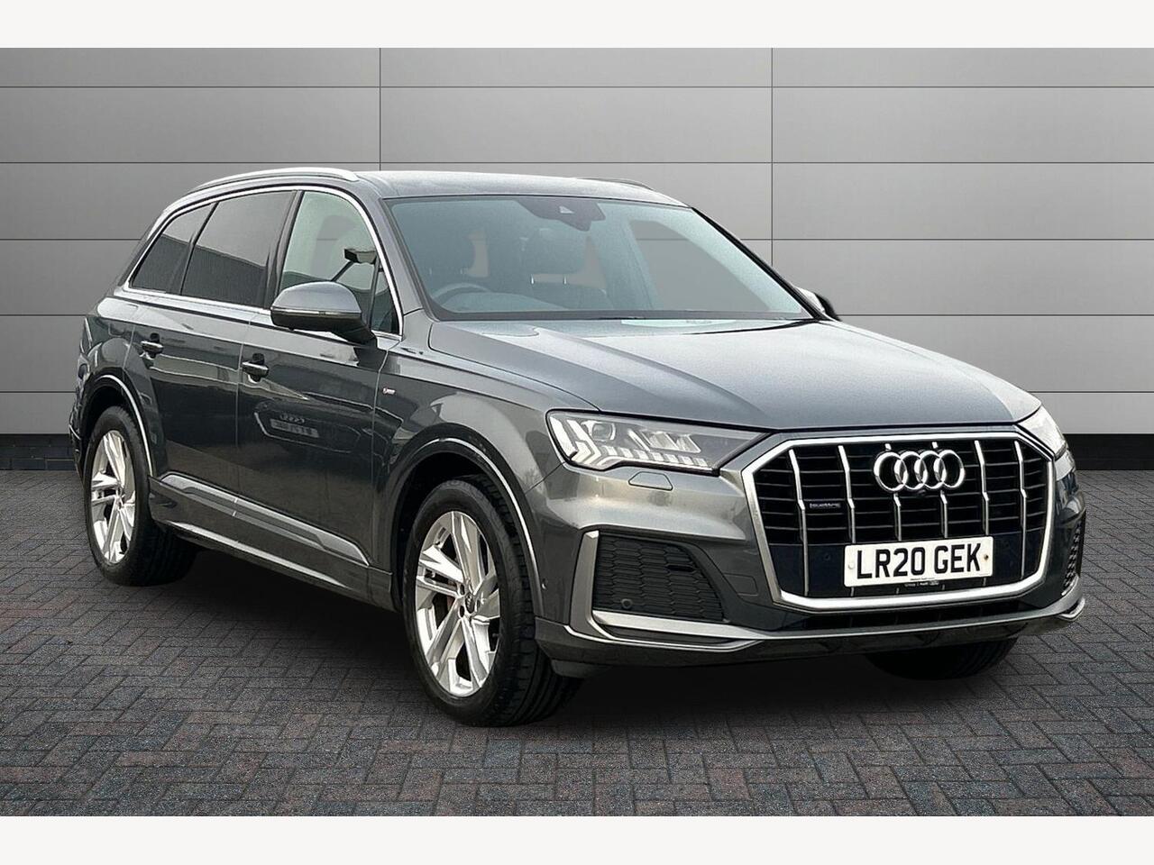 Main listing image - Audi Q7