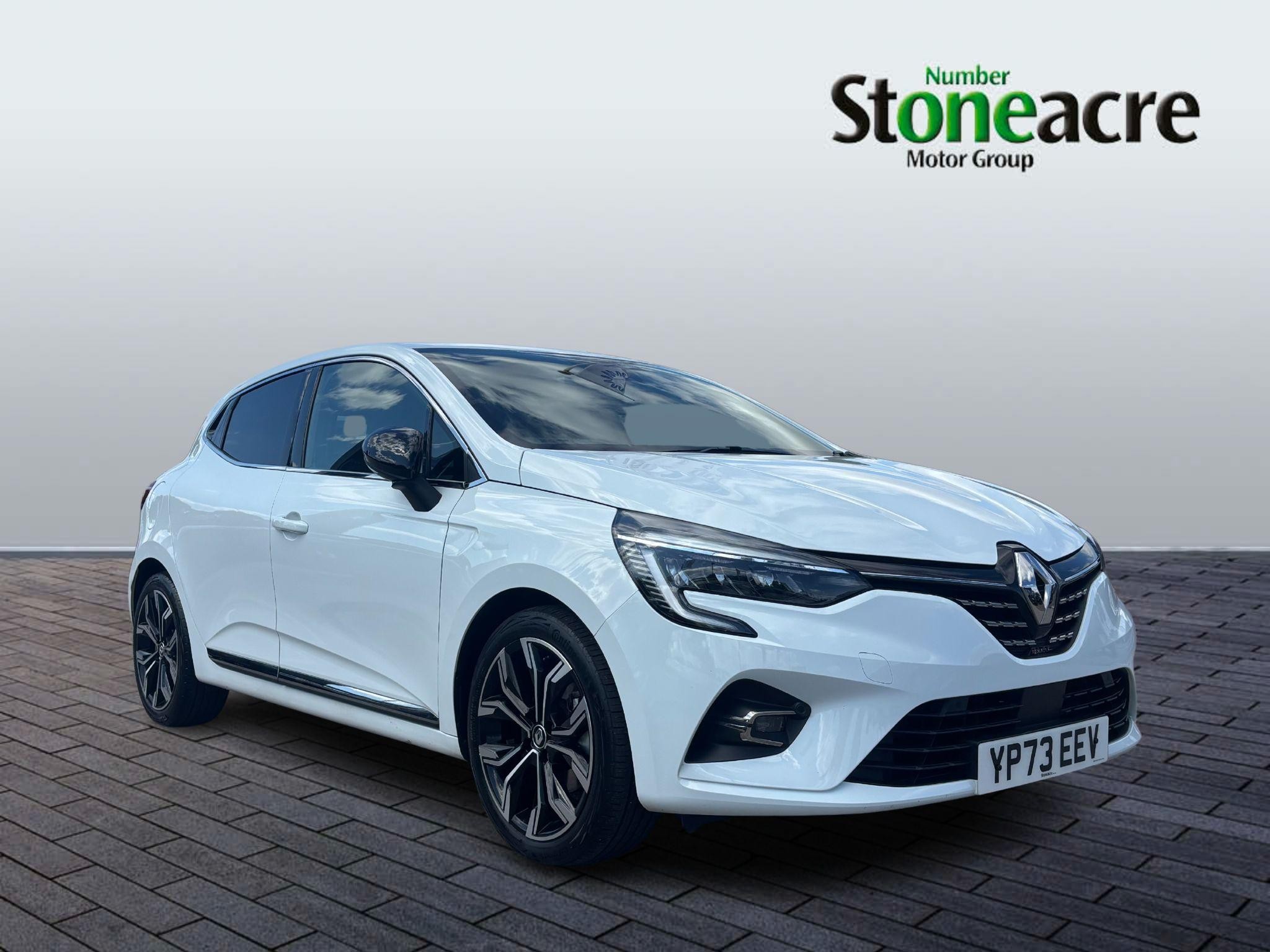 Main listing image - Renault Clio