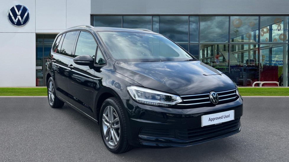 Main listing image - Volkswagen Touran