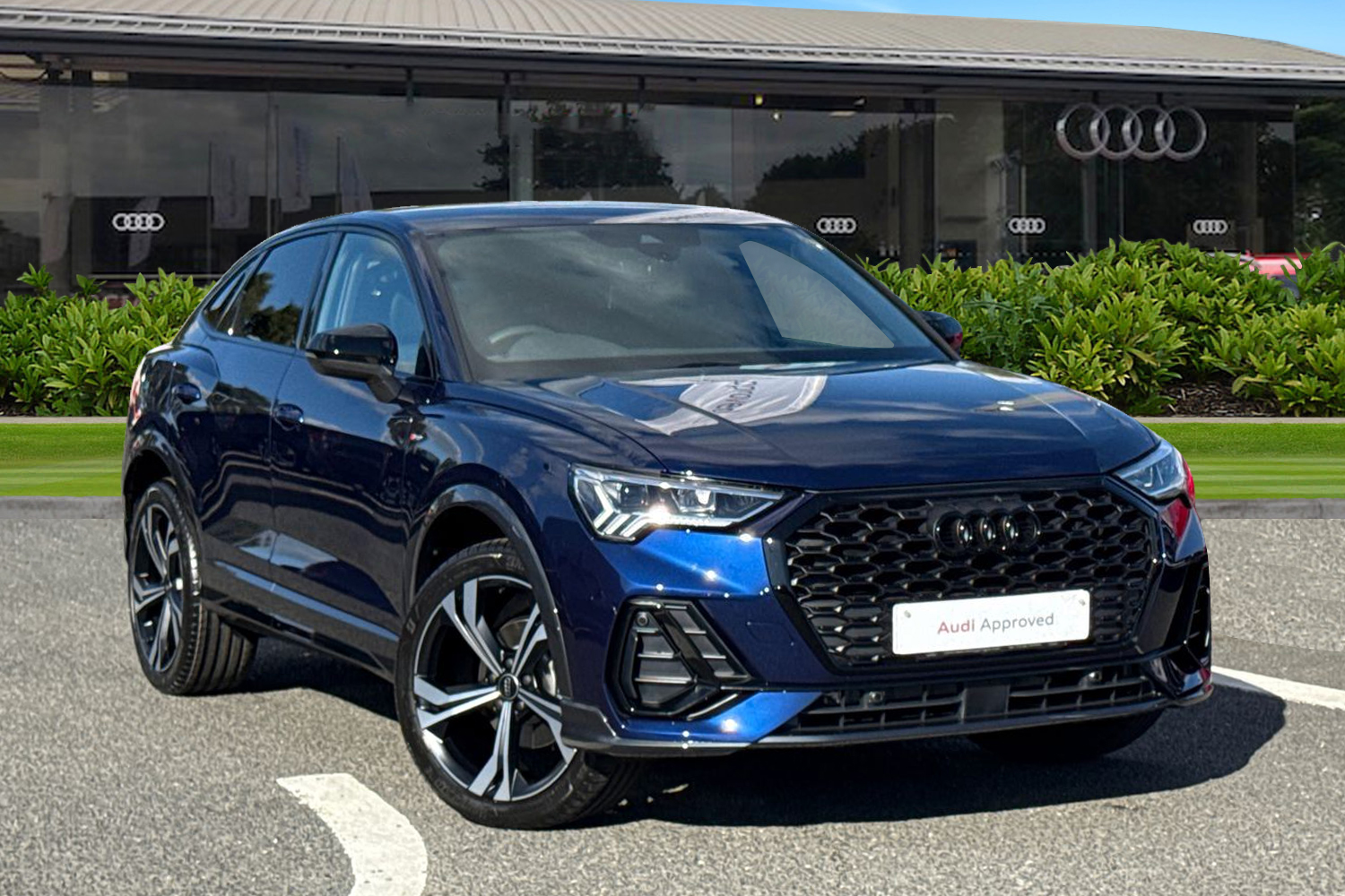 Main listing image - Audi Q3