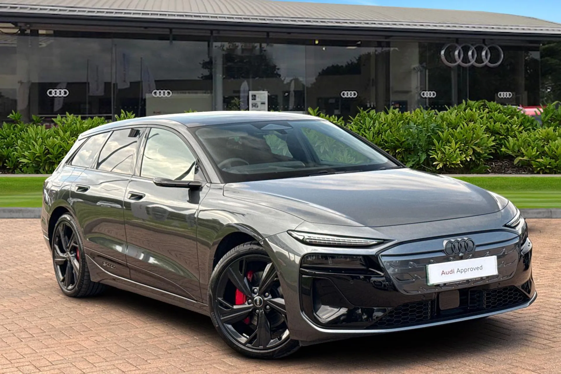 Main listing image - Audi e-tron