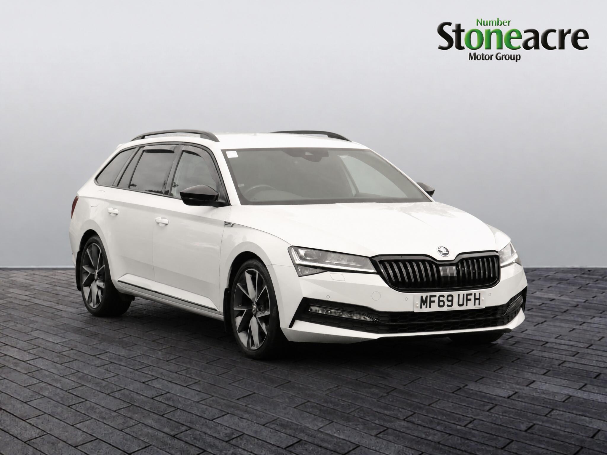 Main listing image - Skoda Superb