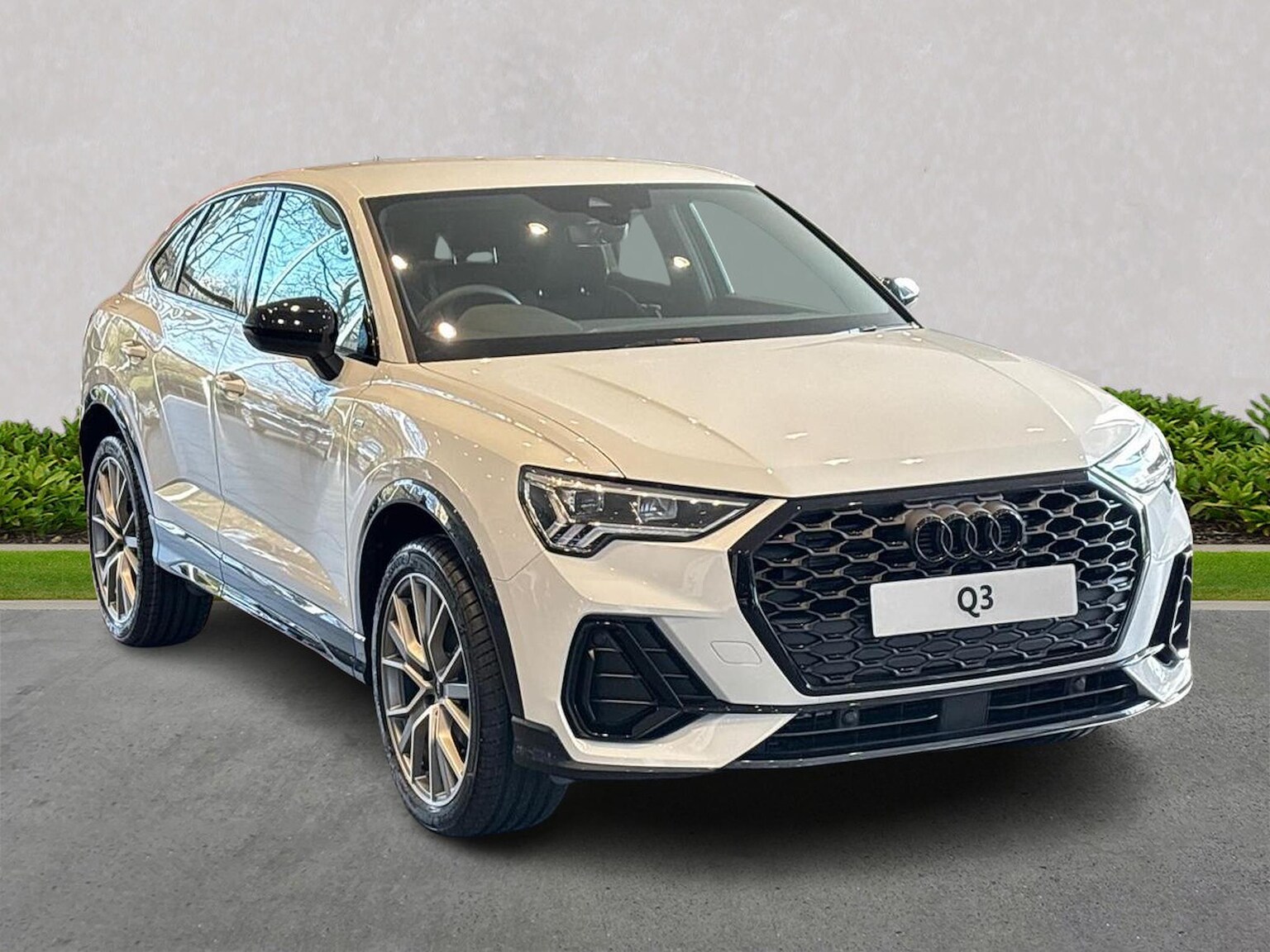 Main listing image - Audi Q3