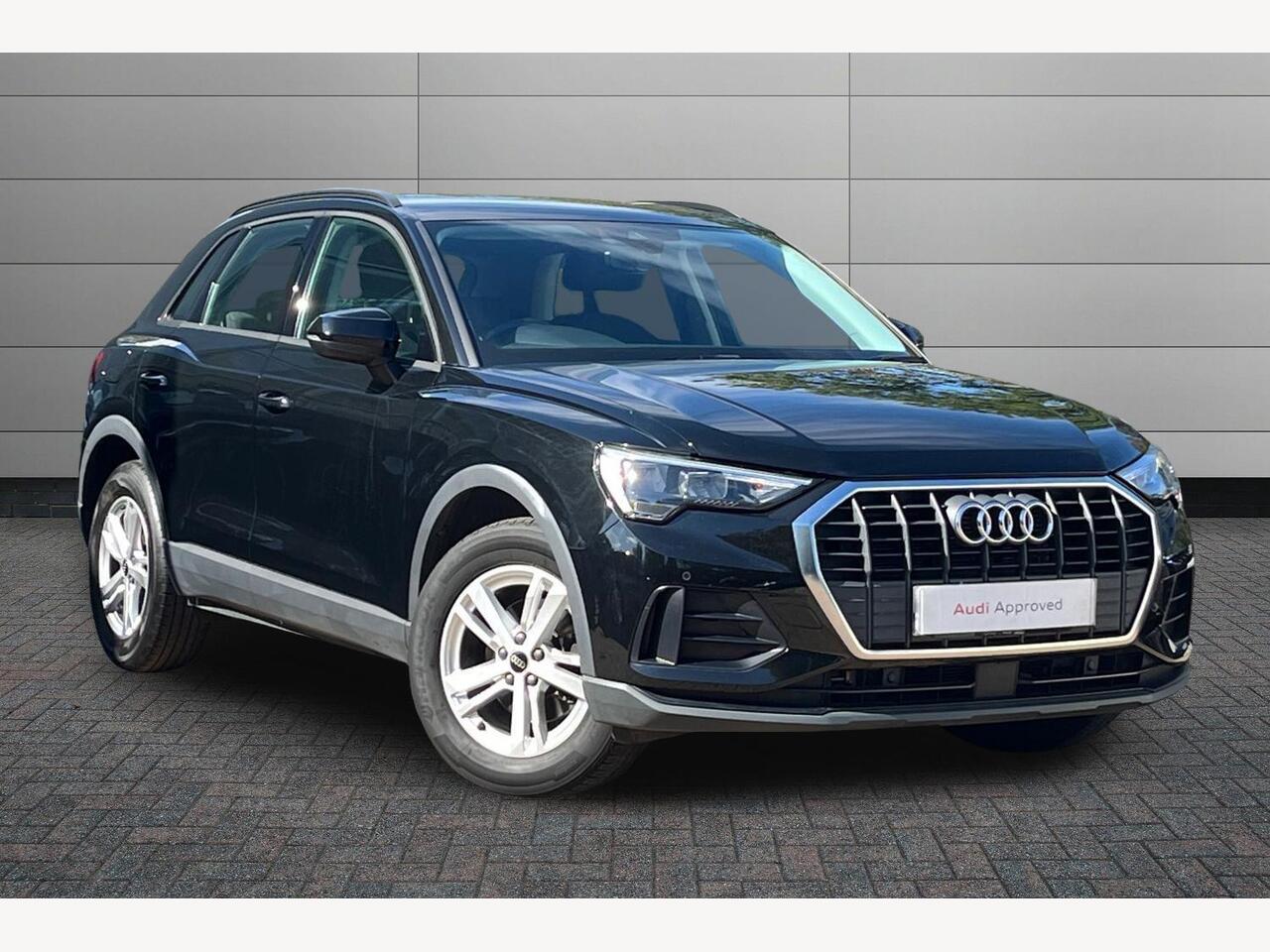 Main listing image - Audi Q3